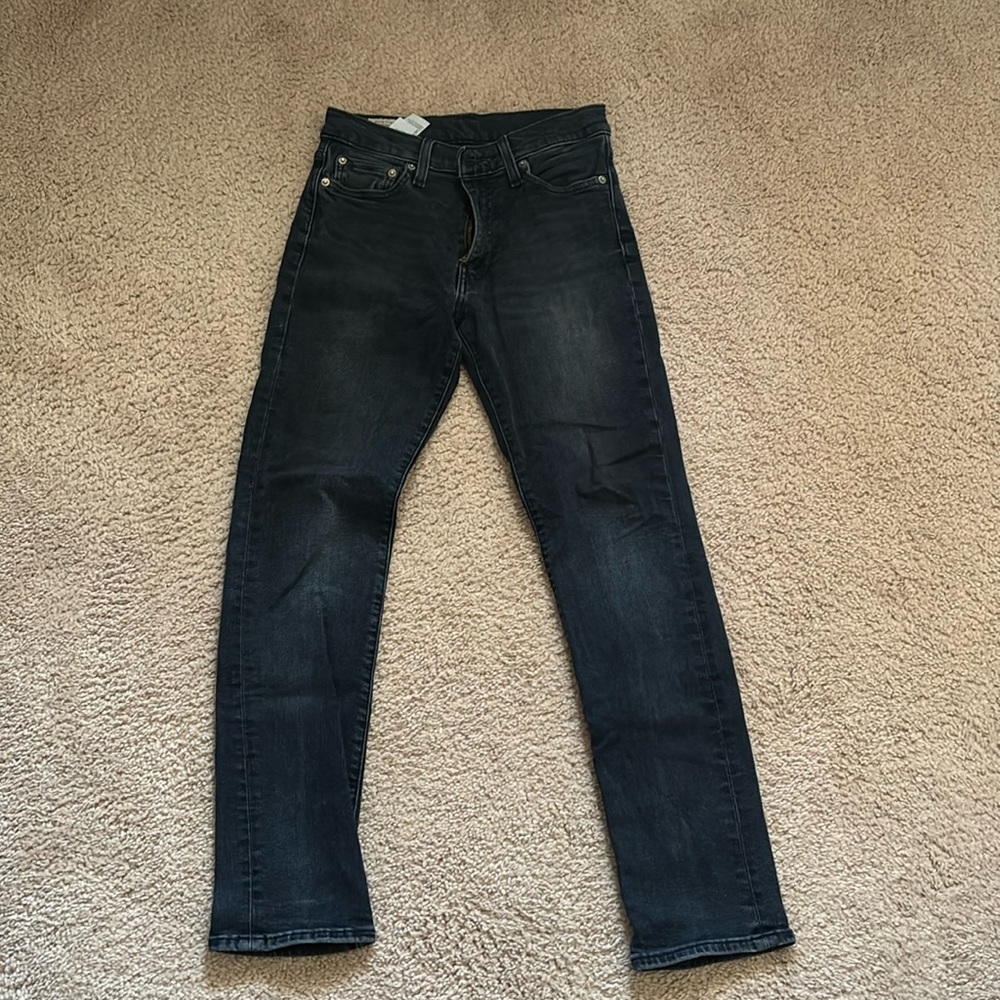 Men’s Levi straight leg pants